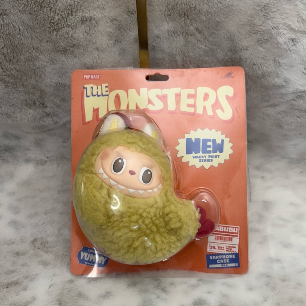 Pop Mart Labubu Shrimp AirPod holder NWT NIP zip plush pendant earphone - Picture 6 of 7